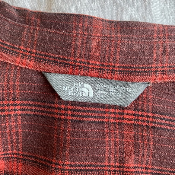 The North Face Red Plaid Flannel Shirt Size Small - Picture 3 of 9
